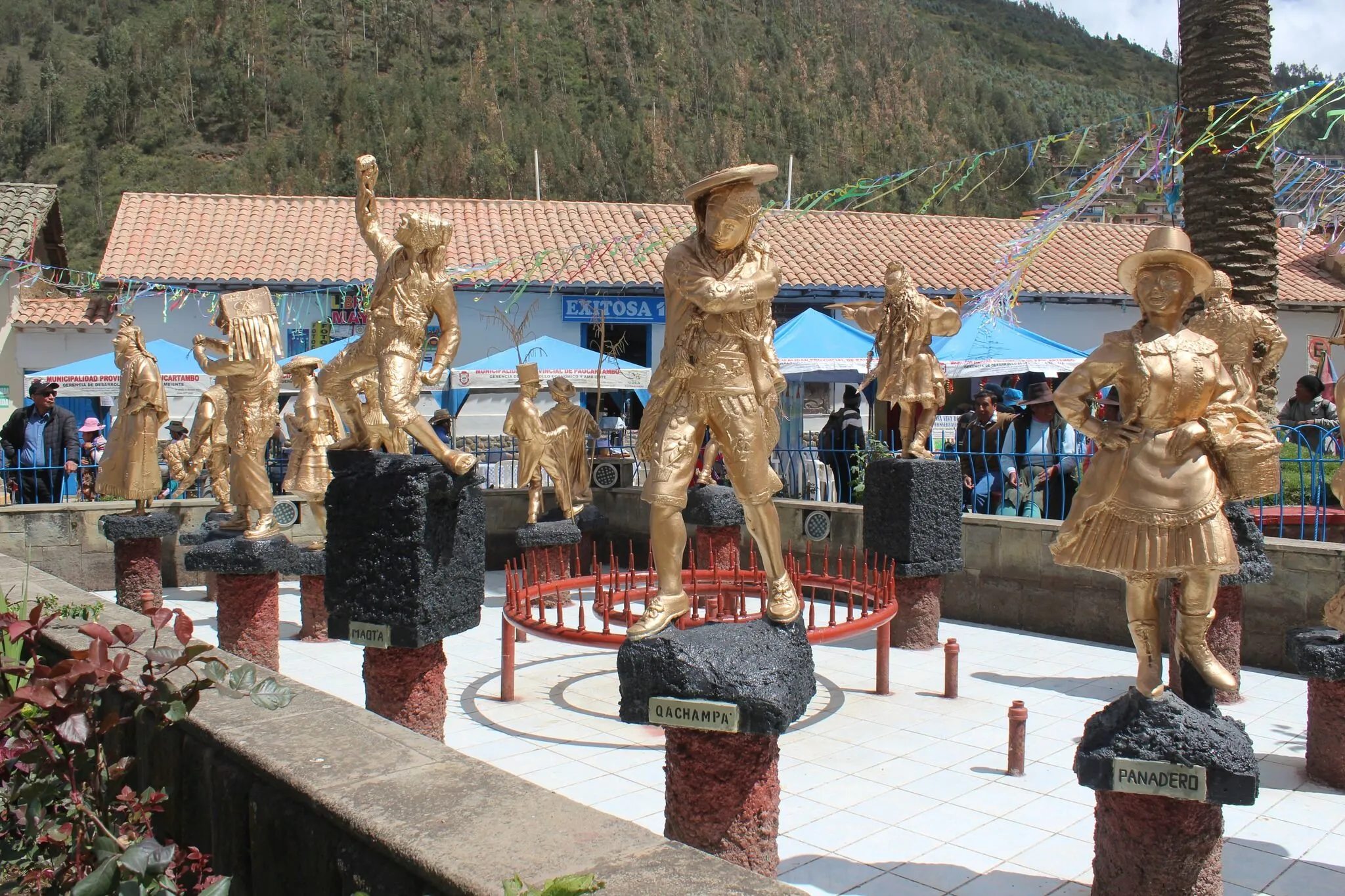 danzas en paucartambo.webp