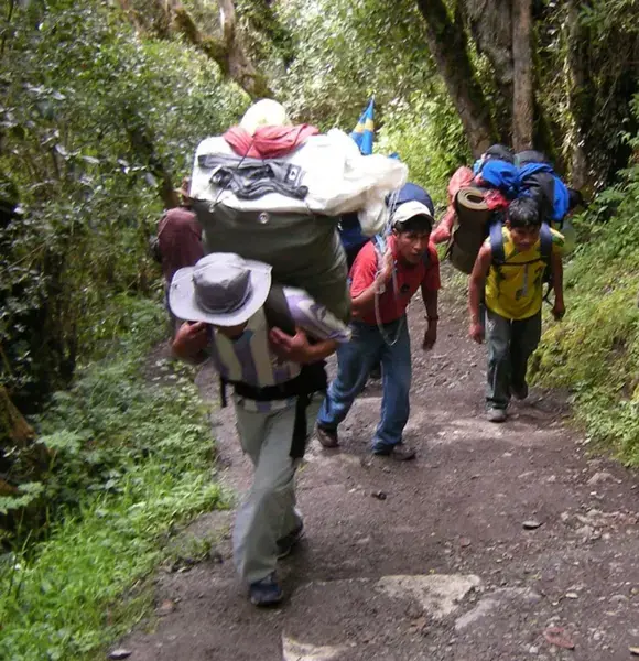 Super Porters en Camino Inca.webp