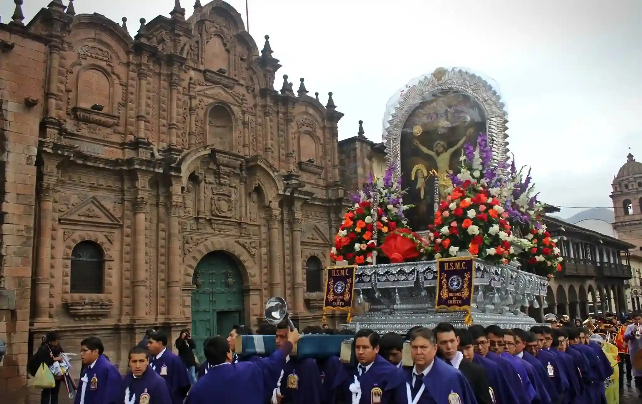 Donde-se-celebra-la-Festividad-del-Senor-de-los-Milagros-en-Peru.webp