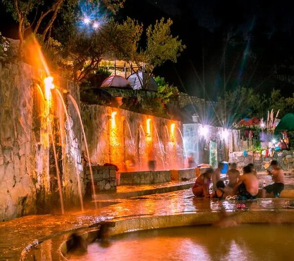 Baños Lares