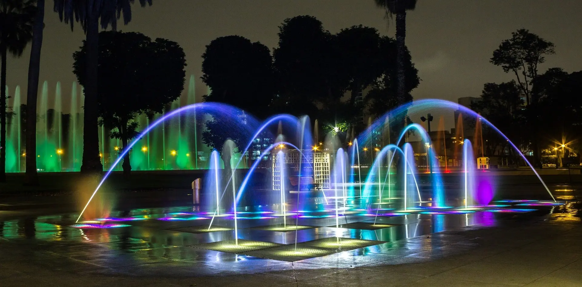 Lima de Noche: Circuito Mágico y Cena Show