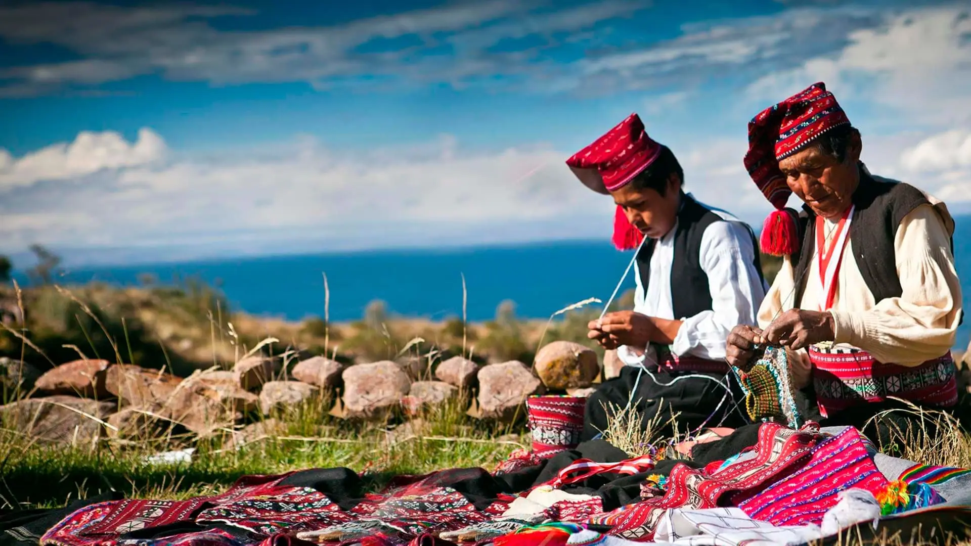 PERÚ, UN VIAJE DE GRANDES CONTRASTES PERÚ, UN VIAJE DE GRANDES CONTRASTES